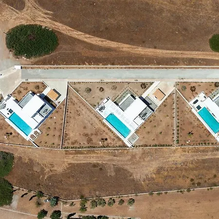 Seasand - Luxury Pool Retreat - 150m 拉卡尼亚