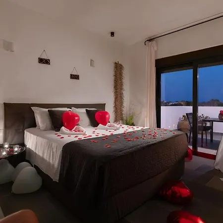 Seasand - Luxury Pool Retreat - 150m 别墅 拉卡尼亚