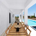 Seasand - Luxury Pool Retreat - 150m لاخنيا