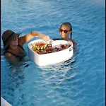 Seasand - Luxury Pool Retreat - 150m فيلة