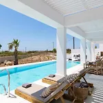 Seasand - Luxury Pool Retreat - 150m 빌라