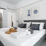 Seasand - Luxury Pool Retreat - 150m ヴィラ ラクハニア