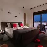 Seasand - Luxury Pool Retreat - 150m Villa Lachania