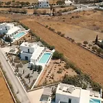 Seasand - Luxury Pool Retreat - 150m Vilă