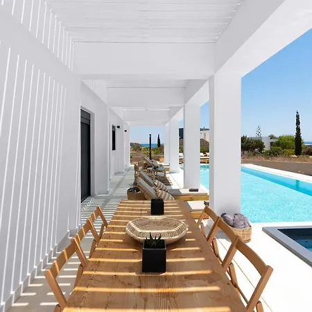 Seasand - Luxury Pool Retreat - 150m Lakhania