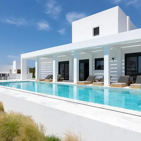 Seasand - Luxury Pool Retreat - 150m וילה