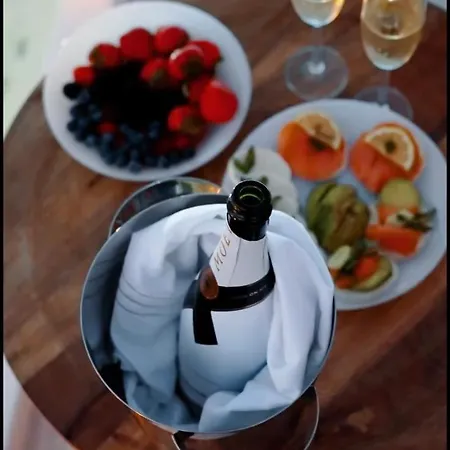 Seasand - Luxury Pool Retreat - 150m * 拉卡尼亚