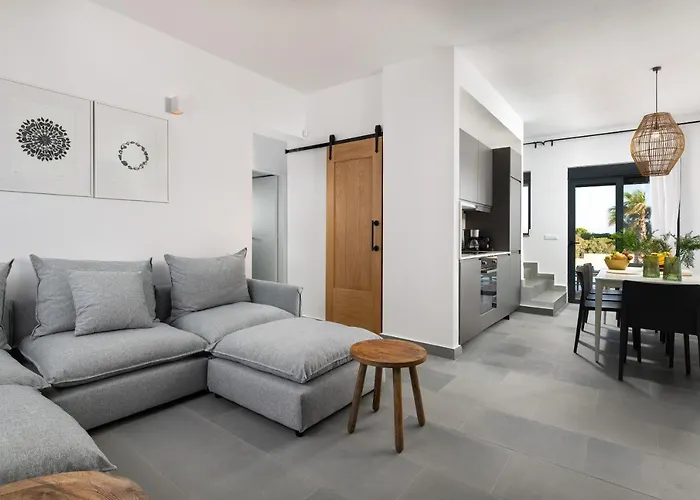 Seasand - Luxury Pool Retreat - 150m 拉卡尼亚