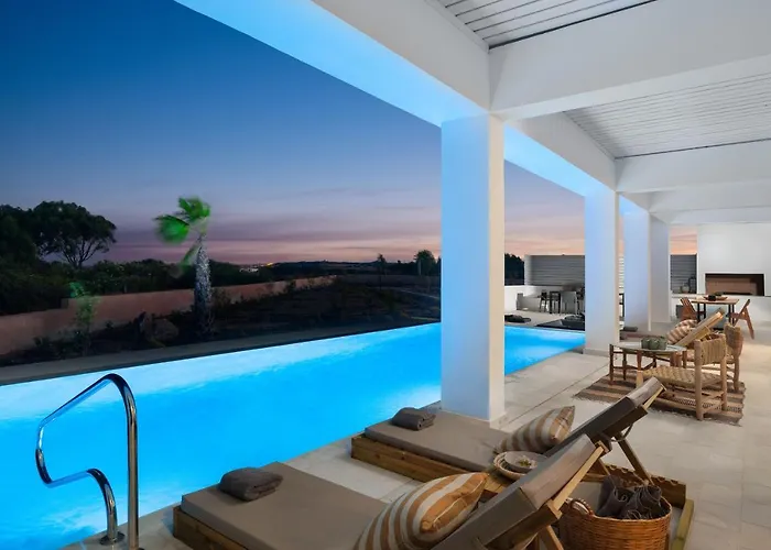 Seasand - Luxury Pool Retreat - 150m 빌라