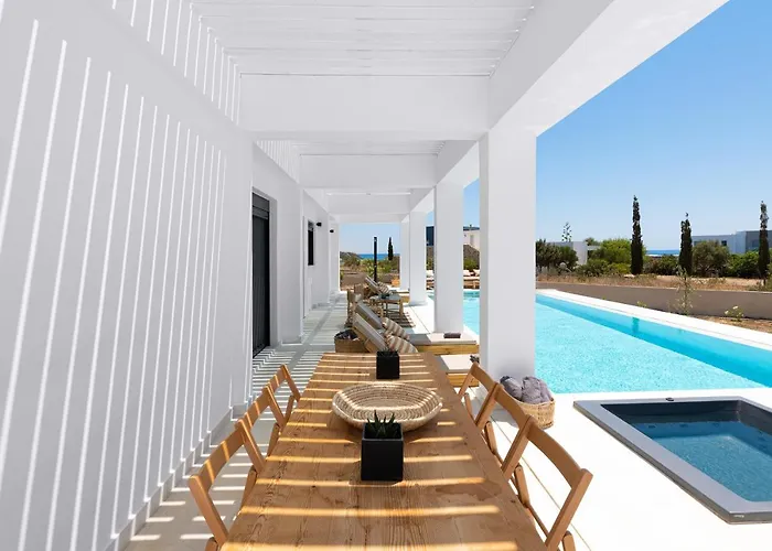 Seasand - Luxury Pool Retreat - 150m 라카니아