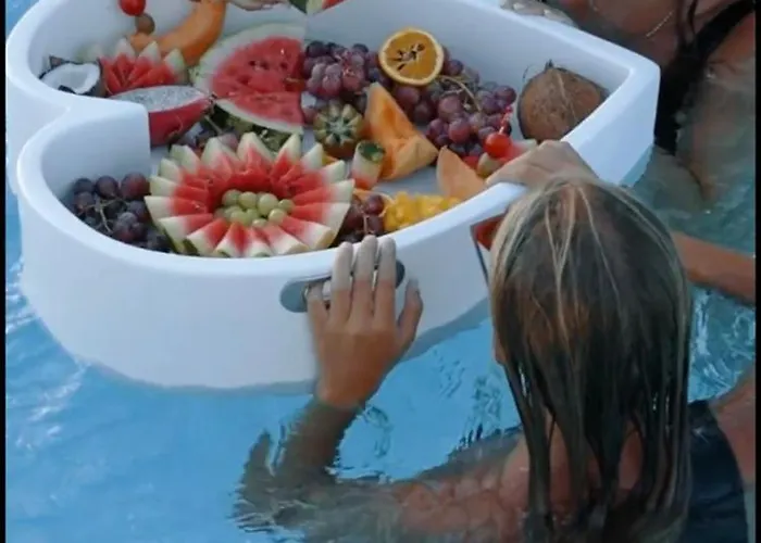 Seasand - Luxury Pool Retreat - 150m 빌라