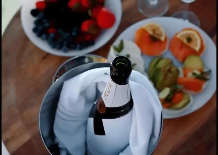 Seasand - Luxury Pool Retreat - 150m * 拉卡尼亚