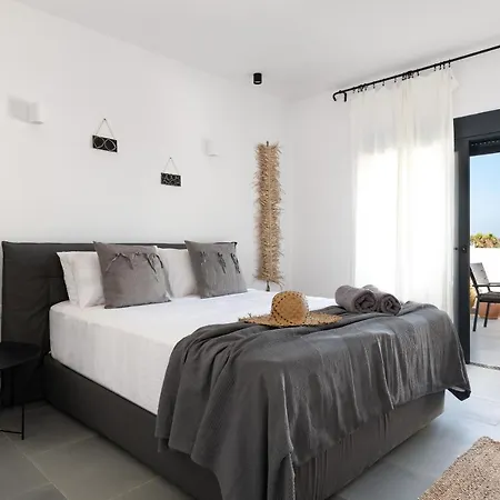 Seasand - Luxury Pool Retreat - 150m * Lakhania