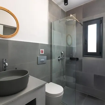 Villa Seasand - Luxury Pool Retreat - 150m Lakhania