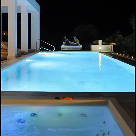 Seasand - Luxury Pool Retreat - 150m ヴィラ *